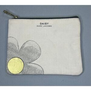 Marc Jacobs Daisy Canvas Cosmetic Bag Pouch 5x4 in Excellent Condition
